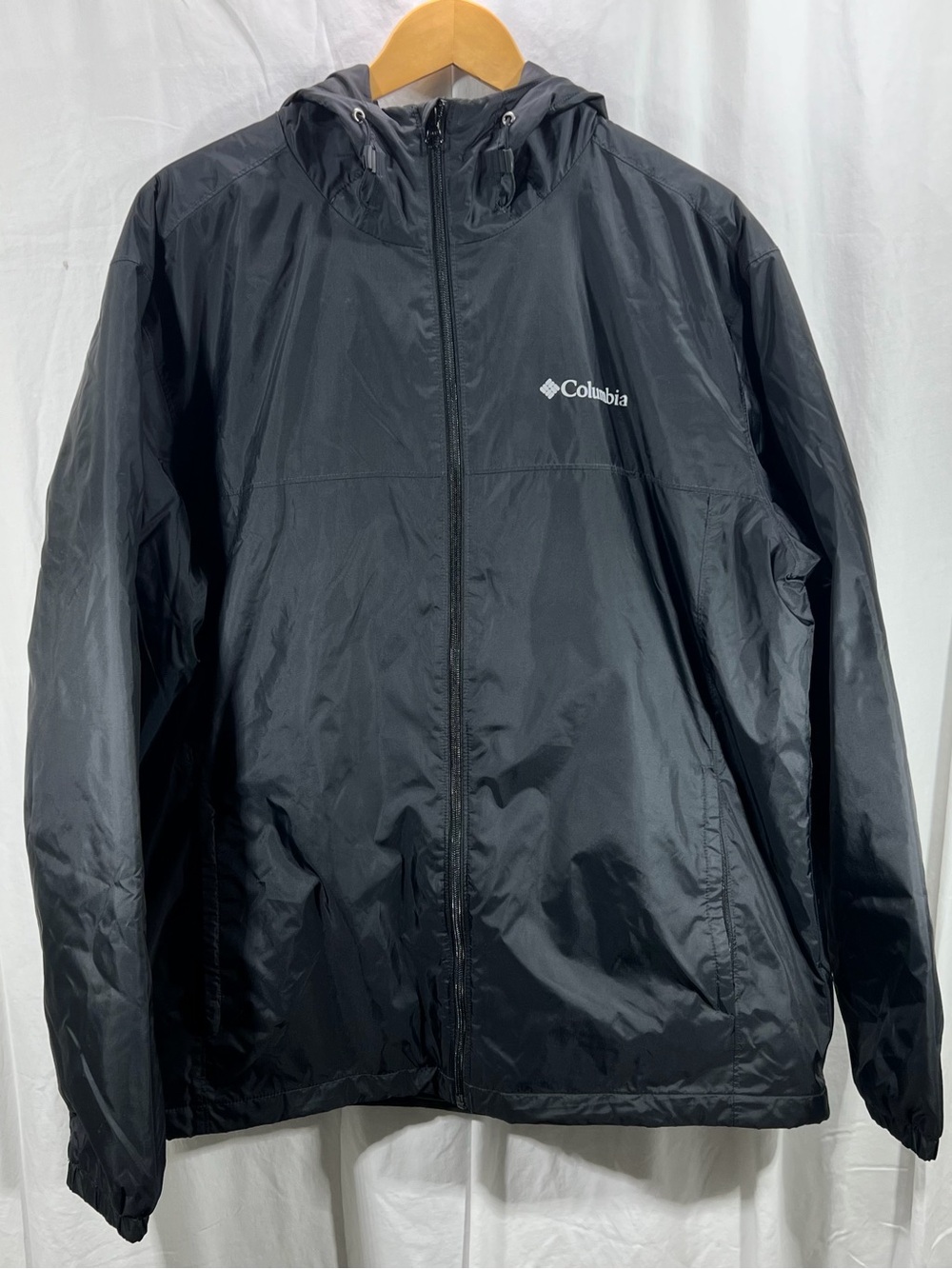 Columbia Men's Black Hooded Packable Windbreaker Jacket